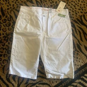 White Levis 515 bermuda shorts